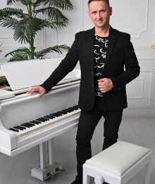 GondaMusic Band és GondaMusic Produkció, Gonda László zongorista-előadóművész és pedagógus